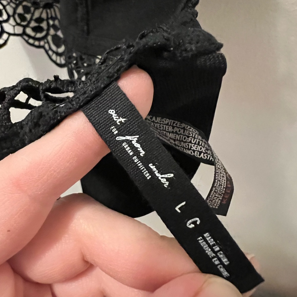 💥2/10$💥 Urban Outfitters Bralette - Picture 3 of 3